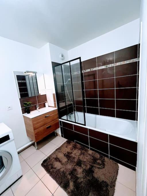 Lotus- 4 Min De Walt Disney-Arrivee Autonome-Parking Et Wifi Gratuit-Proche De Toutes Commodites 5Min De La Vallee Village 쉐시 외부 사진